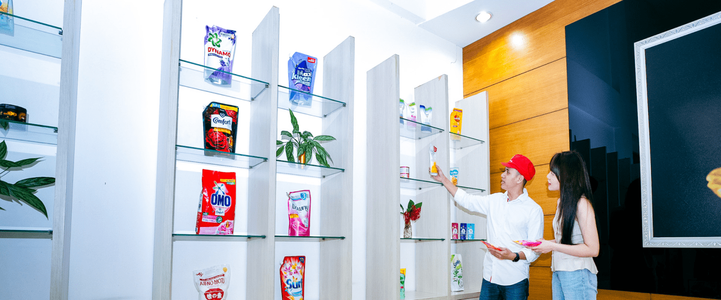 Elegance and Quality,Hand in Hand